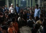Dua Oknum Polisi di Gresik Nyaris Dihajar Massa Usai Diduga Minta Uang Damai Kasus Judol 14 Dua Oknum Polisi di Gresik Nyaris Dihajar Massa Usai Diduga Minta Uang Damai Kasus Judol