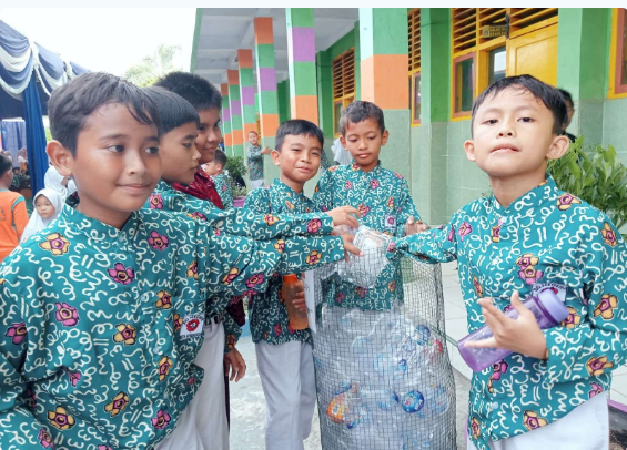 Edukasi Peduli Sampah Sejak Dini Kegiatan Seru dan Edukatif di SDN 2 Kota Bengkulu