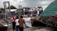 Puting Beliung Porak Porandakan GOR Nganjuk – BPBD Evakuasi Lokasi