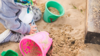 Gadis 7 Tahun Tewas Terperangkap di Lubang Pasir Pantai!