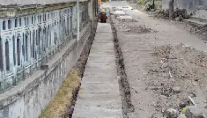 Warga Soroti Pembangunan Drainase di Tanjungsari, Galian Diminta Tak Ganggu Pagar Rumah