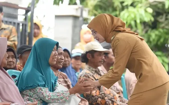 Gebrakan Layanan Kesehatan Door to Door: Wali Kota Kediri Jamin Warga Lansia dan Pasien Stroke Terlayani Maksimal 1 Gebrakan Layanan Kesehatan Door to Door Wali Kota Kediri Jamin Warga Lansia dan Pasien Stroke Terlayani Maksimal