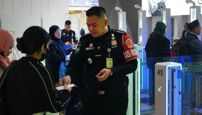 Geger Pungli di Bandara Soetta! 30 Pejabat Imigrasi Dicopot, Kedubes China Bongkar 44 Kasus Pemerasan