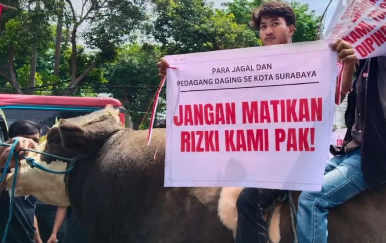 Gejolak Relokasi RPH Pegirian Surabaya Ratusan Jagal Sapi Protes