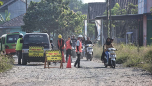 Gubernur Arinal Tinjau Kemajuan Rehabilitasi Jalan Provinsi Ruas Gedong Tataan-Kedondong