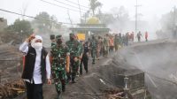 Gubernur Jawa Timur Khofifah Indar Parawansa Tinjau dampak Awan Panas Guguran Gunung Semeru