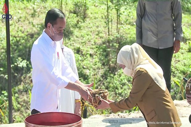 Gubernur Khofifah Satukan Tanah dan Air dari Bumi Majapahit