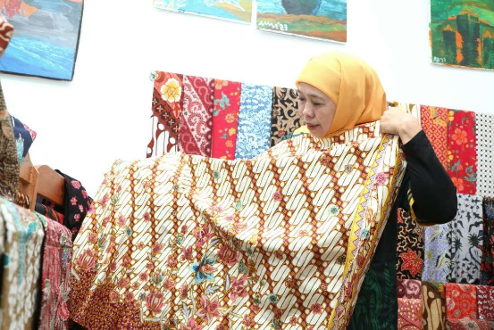 Gubernur Khofifah Terpesona! Temukan Rahasia Batik Terjangkau di Sidoarjo