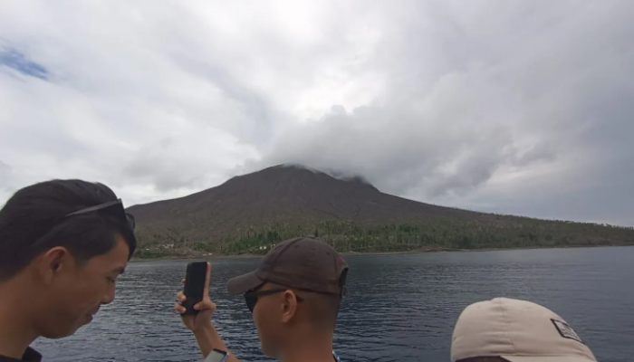 Gunung Ruang Masih Mengintai: Masyarakat Diminta Jauhi Radius Bahaya