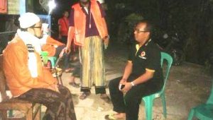 Pencarian Dihentikan, Anggota Tim SAR Mendirikan Tenda Di Dekat Tenggelamnya Perahu