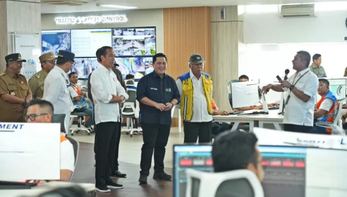 Hadirkan Air Bersih dan Pelabuhan Baru, Jokowi Guncang Sulawesi Selatan