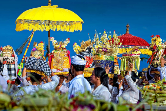 Hari Raya Galungan Tahun Ini Penuh Misteri dan Kemenangan