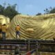 Harmoni Waisak di Mojopahit, Umat Muslim Turut Sucikan Patung Buddha Tidur Raksasa!