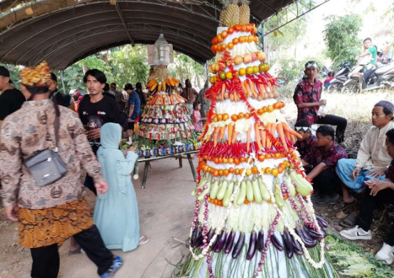 Heboh! Desa Belikanget Mengadakan Sedekah Bumi dengan Kejutan Mewah!