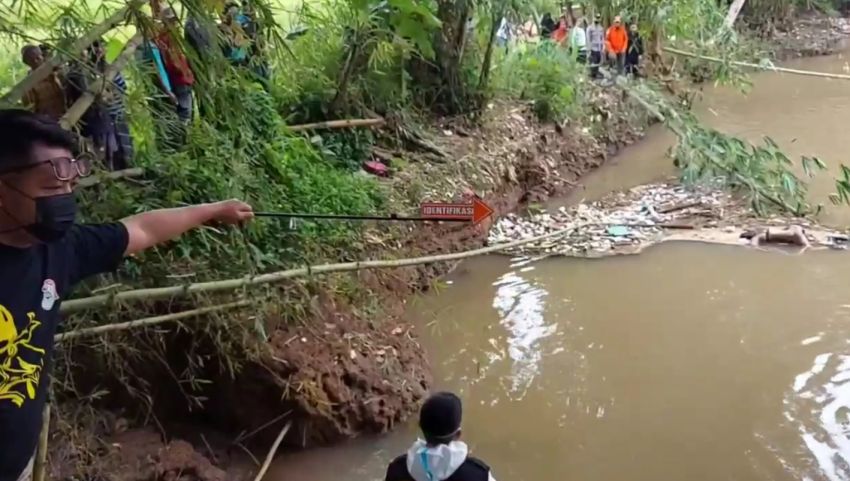 Heboh Mayat Wanita Telanjang Mengalir di Sungai Citanduy