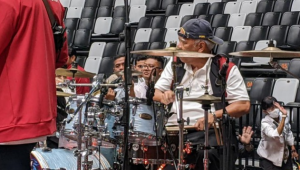 Heboh! Menteri Basuki Meriahkan Stadion Baru dengan Skill Drumming