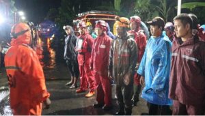 Hujan Deras, Balita Hanyut Terseret Banjir