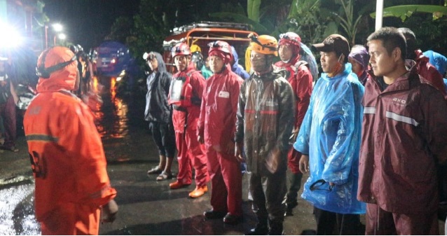 Hujan Deras, Balita Hanyut Terseret Banjir