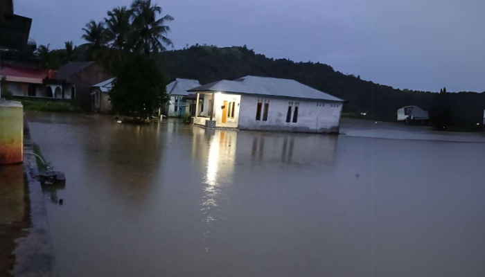 Hujan Ekstrem Lumpuhkan Jalur Padang-Painan, Ribuan Rumah Terdampak Banjir