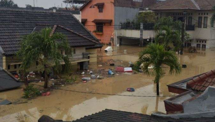 Hujan Semalam Bikin Villa Nusa Indah Terkena Banjir
