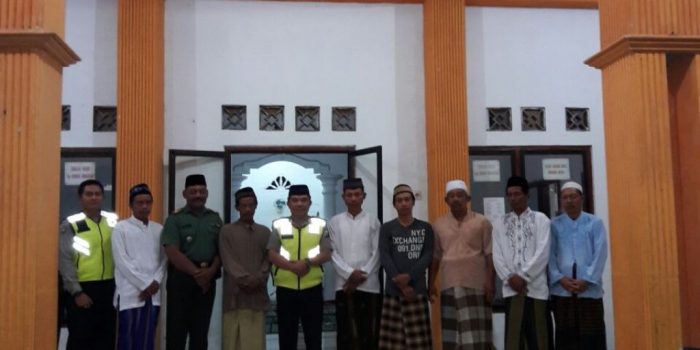 Tangkal Faham Radikalisme, Kapolsek Kertosono  Sambang Ulama dan Sholat Subuh Jamaah di Hari Jumat