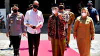 Tinjau Vaksinasi di Ponorogo, Harapan Jokowi Penyebaran Covid-19  Dihentikan