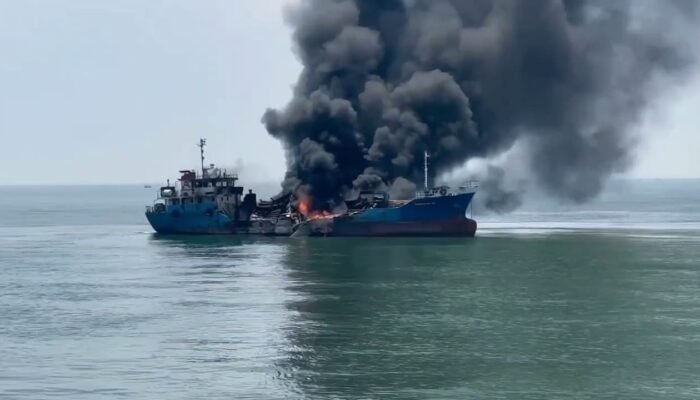Korban Tiga jenazah Ledakan Kapal di Perairan Laut Utara Paciran Lamongan Berhasil di Identifikasi, Kasus Diambil Alih Ditpolairud Polda Jatim