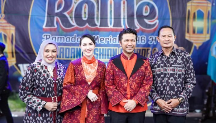 Busana Parade Season III Wadah Ekspos Ekraf Lamongan