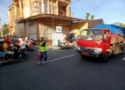 Truk Sampah Barengi Jam Berangkat Sekolah Diprotes Warga