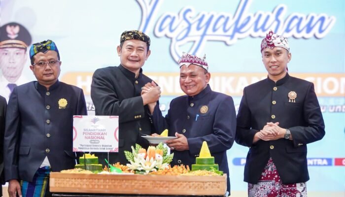 Pameran Pendidikan 2025 Wadah Ekspresi Potensi Siswa Resmi Di Buka Bupati Lamongan Yuhronur Efendi
