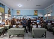 Komitmen Tingkatkan Taraf Pendidikan di Blitar, Anggota DPR RI Nurhadi Salurkan Ribuan Kuota PIP