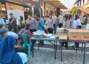 Kapolres Blitar Beri Bantuan Minyak Goreng dan Gula Kepada Ratusan Pemohon SKCK