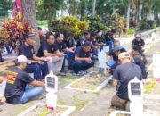 Peringati Hari Pahlawan, LSM GPI Tabur Bunga di TMP Raden Wijaya Kota Blitar
