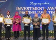 Wali Kota Blitar Terima Penghargaan dari Pemprov Jatim, Berhasil Tingkatkan Iklim Investasi Daerah
