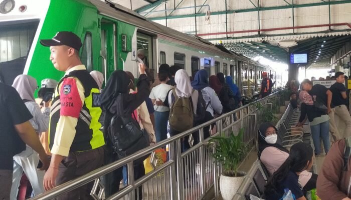Lonjakan Penumpang KA  Bias Tembus 148 Persen Saat Nataru, Bukti Kereta–Bandara Jadi Andalan Mobilitas Publik