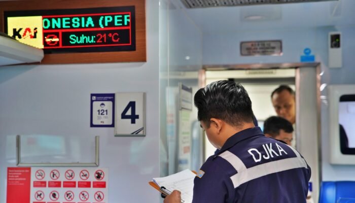Pastikan Kesiapan Angkutan Lebaran 2026, Dirjen Perkeretaapian Kemenhub Inspeksi Keselamatan dan Pelayanan di Wilayah Daop 7 Madiun