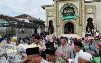 Dibekukan PCNU, MWC Sutojayan Justru Banjir 1.000 Jamaah di Pengajian Ahad Pon!