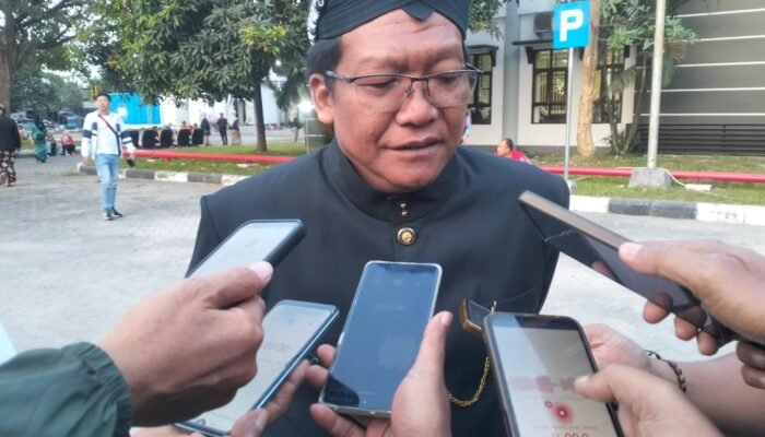 DPRD Kabupaten Blitar Lepas Kirab Brokohan Pancasila, Supriadi: Pancasila Harus Hidup dalam Tindakan