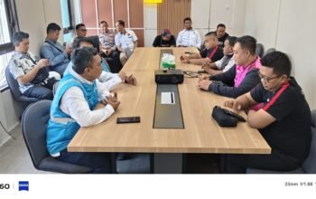 Ketua Umum 212 Loro Siji Loro Rakyat Makmur Sejahtera, Mas Dana, Sampaikan Aspirasi kepada PLN Tulungagung