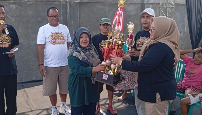 Panggung Merdeka Spektakuler Berlanjut Jalan Sehat Banjir Doorprize di Kota Blitar