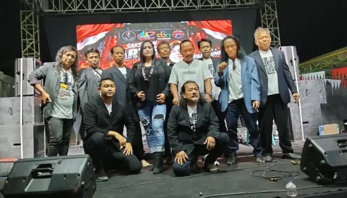 Gajah Mada Rock Dangdut Berdendang di Panggung Merdeka RW 5, Sukses Rebut Piala Bergilir Kecamatan Sananwetan