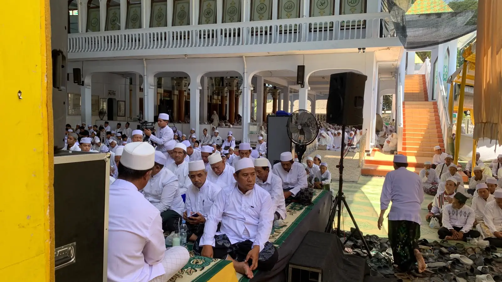 Ribuan Jamaah Padati Masjid Agung Blitar, Pesan untuk Pemerintah Mengemuka dalam Haul Masyayikh 1 IMG 20261017 WA0043