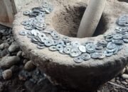 Heboh !!!, Ratusan Keping Uang Kuno Cina Ditemukan Di Lokasi Galian C Ngronggot, Nganjuk