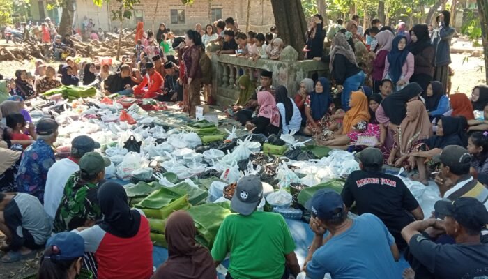 Kenduri Cinta Di Acara Nyadran Desa Kepanjen Sarana Edukasi Dan Cipta Kondisi Lingkungan