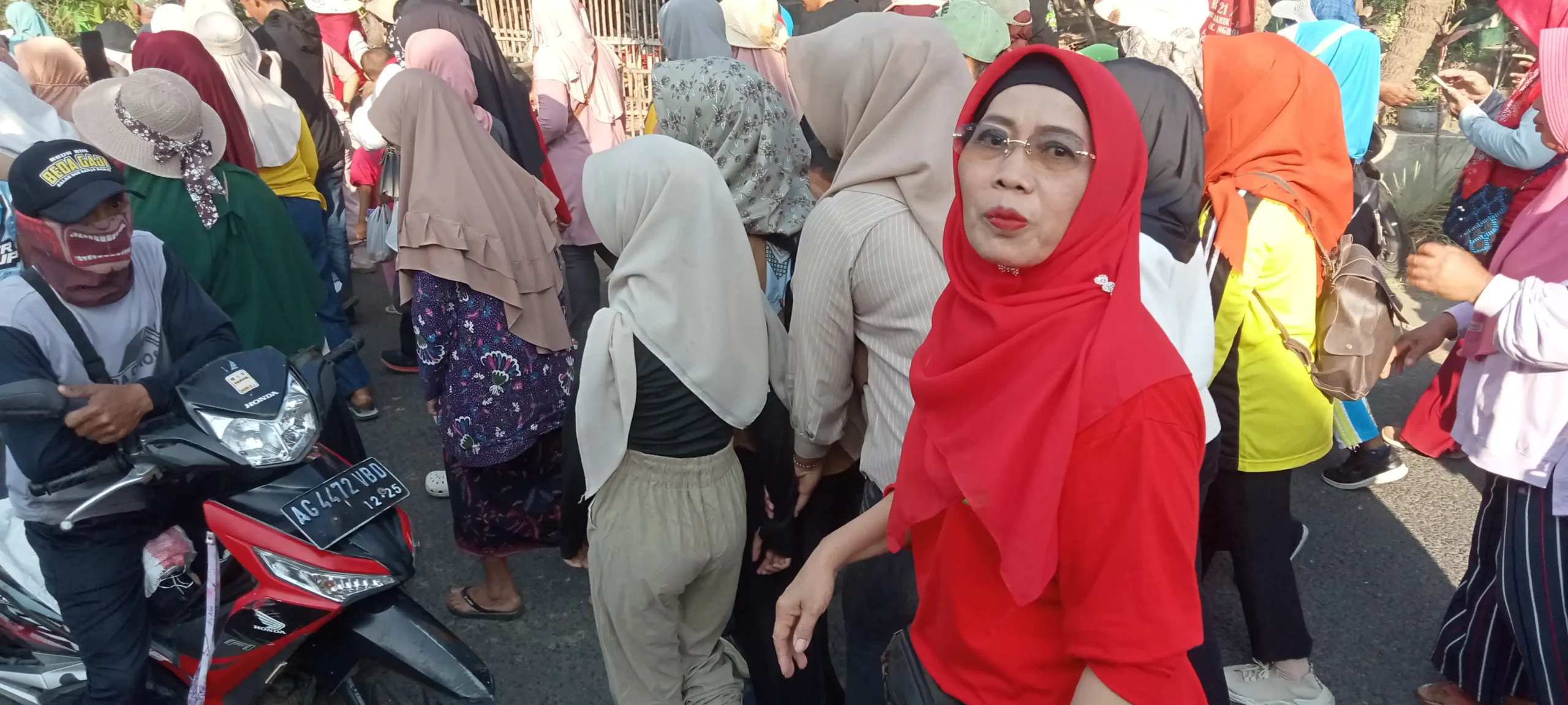 Hj Ruminah Deklarasikan Diri Maju Pilkades 2027, Ribuan Peserta Jalan Sehat Mengamini 4 IMG20260830072304 scaled