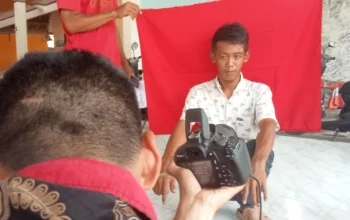 Anak Penyandang Disabilitas Mental Asal Klurahan Akhirnya Terlayani Perekaman  Data Biometrik Dari Dispendukcapil