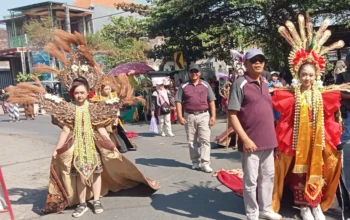 Pawai Budaya HUT RI Ke 81, SMPN 1 Ngronggot Tampilkan Tarian Klasik Dan Modern