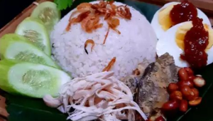 Ini Makanan Khas Waisak, Salah Satunya Nasi Gemuk