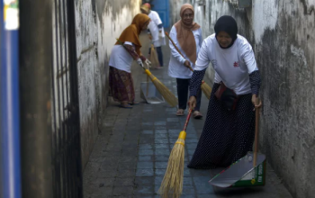 Inisiatif Bersih-Bersih Surakarta: 500 Relawan Bersihkan Kampung Batik Laweyan!