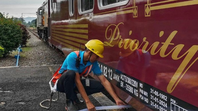 Inovasi dan Keselamatan dalam Pengisian Tangki Air Toilet Kereta Api